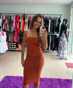 Vestido mídi canelado tomara que caia