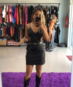 Vestido courino abertura na frente